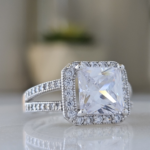 Square Princess cut gemstone ring, 925 Sterling Silver classic Charmed Aroma - Picture 5 of 7